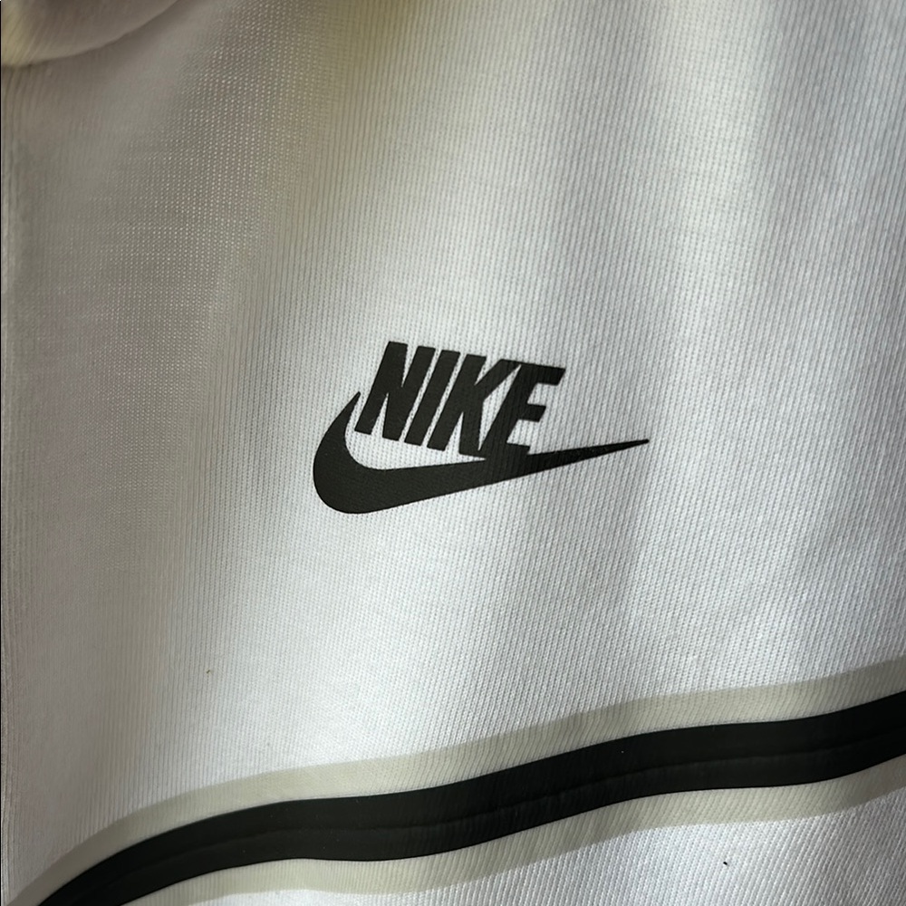 Nike White Performance Jacket - Picture 4 of 5